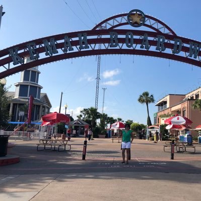 LillyRo318895's profile picture. #keepFamiliesTogether