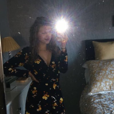 💋x