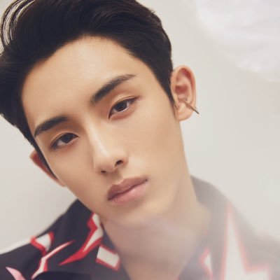 Winwin is precious. no NCtzen. I’m an artist too
