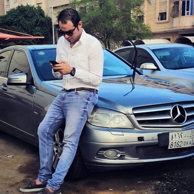 إن غاب عني ؟ فالروحُ مسكنُهُ
من يسكن الرُّوحَ كيف القلب ينساه ؟
