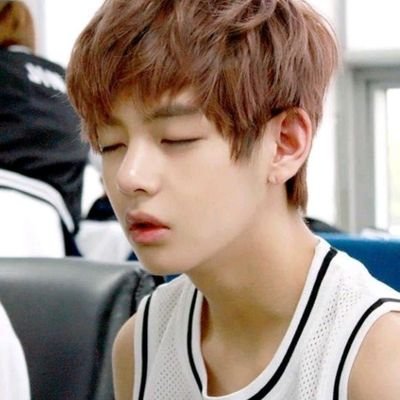kimyytaetae's profile picture. BTS 💜
