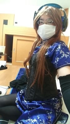 室内女装の40歳になりました。
お腹が出てきたので腹筋頑張ります。