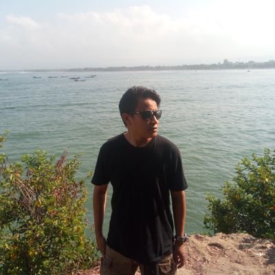 Entah siapa aku