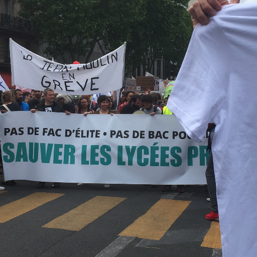 « Il nous faut en riant instruire la jeunesse, Reprendre ses défauts avec grande douceur, Et du nom de vertu ne lui point faire peur. » Jean-Baptiste Poquelin