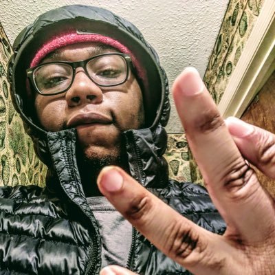 💲🔌🔫 MoneyPowerRespect 4E
Smoking Big Pum Trees🌴🌲 Counting Blu Cheese 💸💰 Got Yo Main Bitch On Her Kness I C Codeine When I Pee 💜😪🍼Free Da Guys #LLB💙