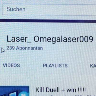 Streamen und fußballer!!   ich heiße auf YouTube Laser_Omegalaser009