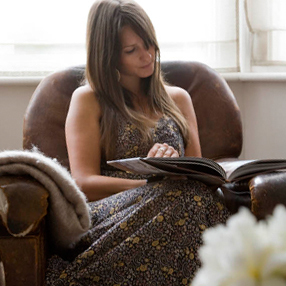 London based Interiors stylist, lover of all things home, craft and vintage. Co-owner of http://t.co/OCo5lWXkBi