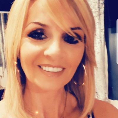 Your value does not decrease from someone's inability to see your worth ❤ do what makes your soul happy ❤ Wife ♥️ momma bear ♥️ HCA ❤