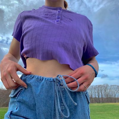 Vintage and fashionable/good quality clothing 💕💕
All sales final
Prices in USD
Working on international shipping so dm me if you’re interested!!🌈