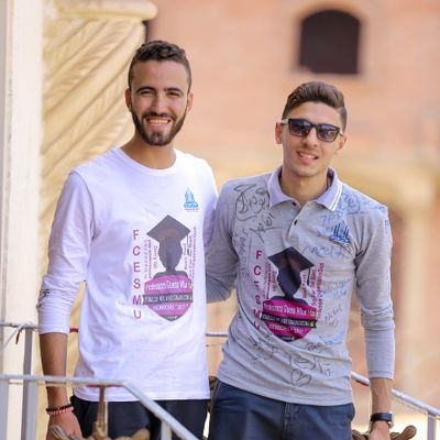 ربنا يرحمك يا أنس فى الجنة أن شاء الله ❤👬
/Egyptian 🇪🇬
/Senior Of 2017 🎓
/FCES.MU 📟
/Banker 🏦👔
/Sagittarius ♐