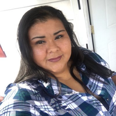 Esmeral45052001's profile picture. 