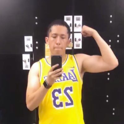 Licenciado Administración Financiera, amo los deportes.