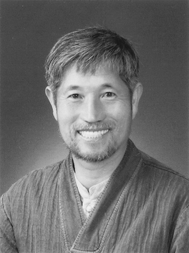 이땅에서 친일친미 사대주의와 재벌독재세력의 적폐청산을 함께 완성하자구요. 생명 인권이 존중되고 노동자 농민들이 대접받는 세상 좋은 세상 함께 만들어요
