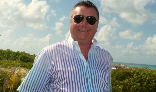 Random Ramblings from a Huddersfield  Lad.
 Likes Peroni, Mojitos, Cuba, Huddersfield Town, Fast Cars & Loose Change