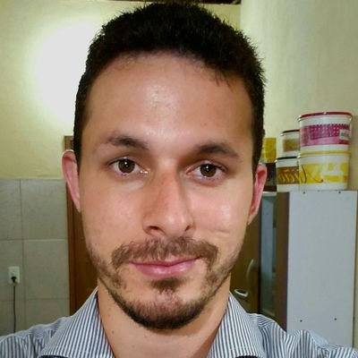 Casado, cristão, conservador e programador...