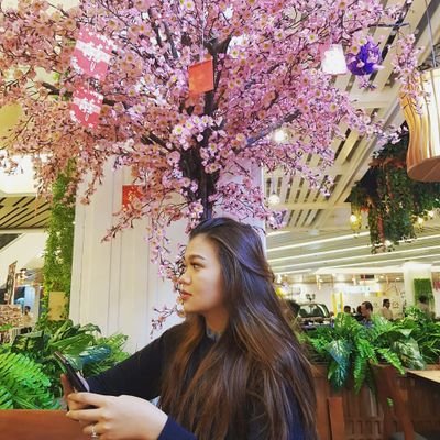 angelaliana's profile picture. 