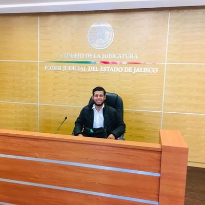 Estudiante Universitario Figura Publica
