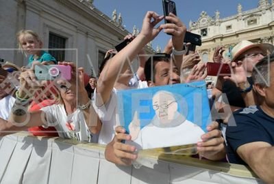 Cristia85644903's profile picture. 