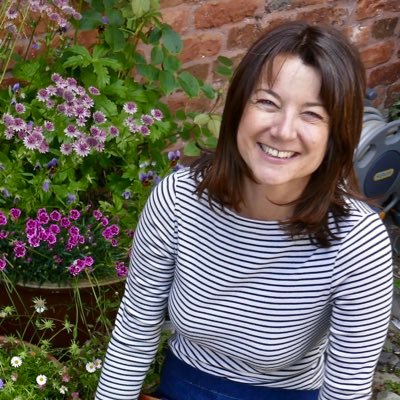 RHS Gold Medal Garden Designer- Writer - love wildlife,nature,ponds, local crafts. Online Garden Shop https://t.co/A2CGZ3jyt6