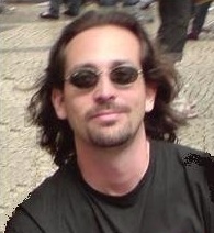 Escritor, aventureiro, biologo, artista plastico, vegetariano, cozinheiro de ocasião, bebedor de chop black e vinho tinto.