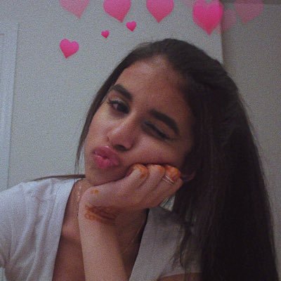 zainab2r's profile picture. 