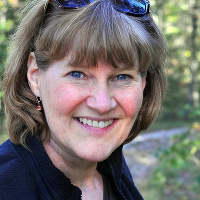 🇺🇸 + 🇨🇦 🇫🇮 Democracy Partisan 💙 Lifelong GOP Til 2016 💙 BLM Ally 💙 Slava 🇺🇦 food blogger & activist @KitchenParade. Vegetable lover @AVeggieVenture.