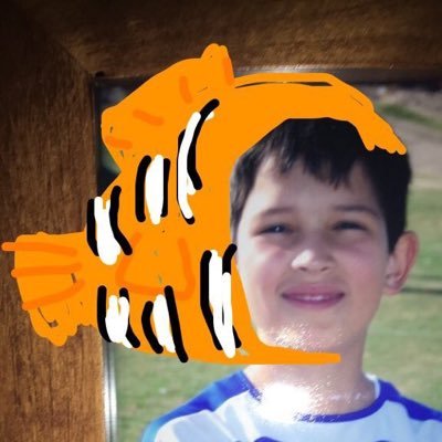 biggiebeese's profile picture. all my friends are named chris