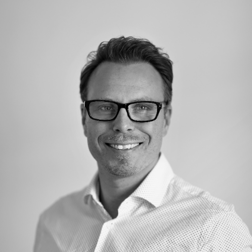 Business developer I Marketeer I AI enthusiast I Startup I Image Prompting