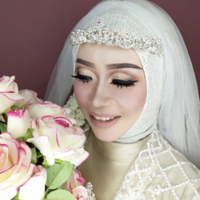 Virli Muji Rianti S.Pd
Nyonya Moyo 👰