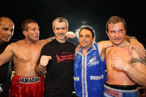 Nos interesa el boxeo español, unámonos y que todo el mundo sepa cómo y cuándo podemos ver y saber sobre nuestro deporte.