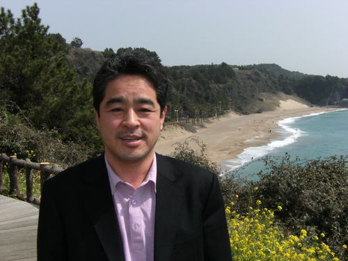 hanjungil's profile picture. 서울신문사 편집국/디지털비즈니스부장/뉴스콘텐츠유통/온라인광고/네트워크/등산/판소리/트로트/올드팝스/소설/자녀교육/건강