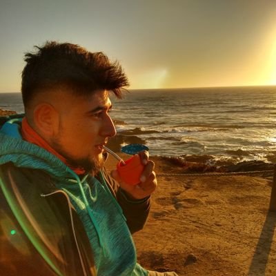 santiagofunes00's profile picture. https://t.co/UkSB69pcVG…

bailarín folclórico retirado...
experto en casi todo y también en nada...
pasión por viajar....✈