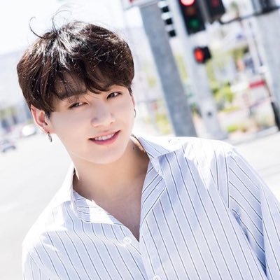 An_Jkkk's profile picture. “카드로 만든 집 그 속에서 우린 끝이 보인대도 곧 쓰러진대도./ A house made of cards, and us inside. Even if you say you see the end, even if you say it’ll collapse soon”