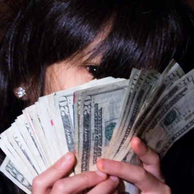 MakeMon69129927's profile picture. Make money for free or little investment 👀