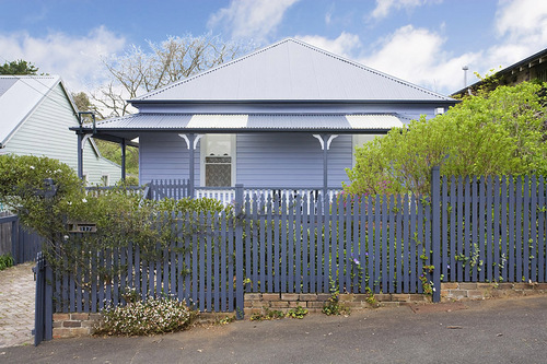 chezMolle's profile picture. Charming self contained PET FRIENDLY vacation rental cottage, situated in the heart of the beautiful World Heritage Blue Mountains.Drop in & say hi!