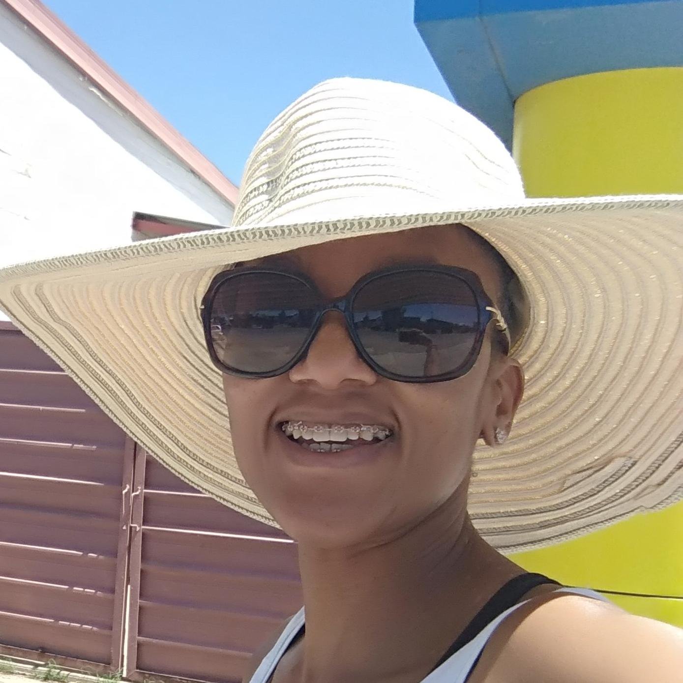 tlotlo_katlotlo's profile picture. A true South African with a beautiful smile 🇿🇦.