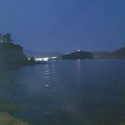 FbVbbeRwM472oYH's profile picture. 안녕하세요