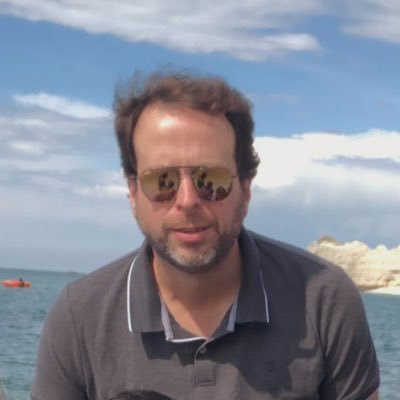 Associate professor @Univ_Paris with affinities for evolution, non-coding RNA and developmental biology in #RougeulleLab #parisepigenetics