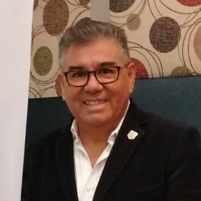 Actor de impacto en sector inmobiliario de Querétaro. Conductor de La Hora Inmobiliaria en REQ Radio Empresarial Querétaro Facebook. Docente en UVM Querétaro.
