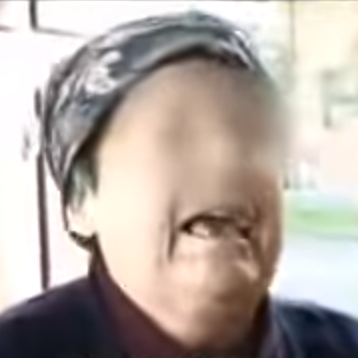 Bola de mierda, chorra, macumbera, mala hija y pésima madre.