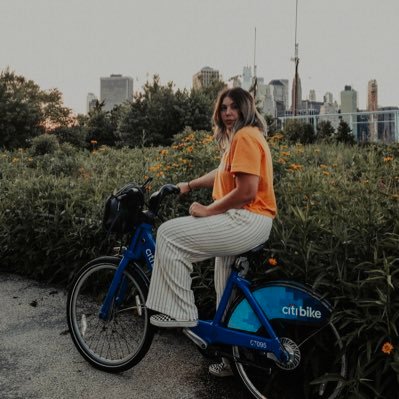 wanderbai's profile picture. c r e a t i v e + y o u n g + e x p l o r e r + w r i t e r + r e a d e r + l o v e r + j e s u s