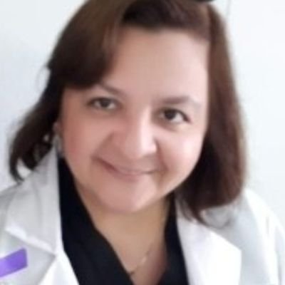 Dra. en medicina, Ginecologa y Obstetra, 
master en investigacion cientifica, 
post grado internacional en gestion cientifica y
master en cuidados intensivos.