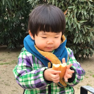 フォローするだけでバンドの音が良くなったと大変ご好評いただいていた元botです。現在は足立のツイート(ポスト)のうちミュージシャンに伝えたかったやつに絞って自分でリツイートしています。本アカ(@adatinc)は日曜大工や音響のニッチ話、ゲーム、愚痴、私生活、たまに下ネタなど無駄口が多いですね。