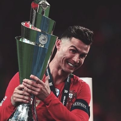 R98122084's profile picture. انسان فارغ