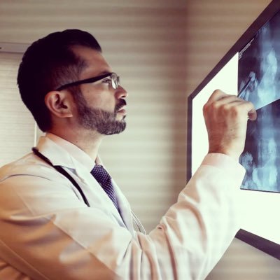 Cirujano Oncólogo/ Instituto Nacional de Cancerología/ Cancer Institute Hospital de Tokyo Japón/ Consejo Mexicano de Oncología/ Consejo Mexicano de Cirugía Gral