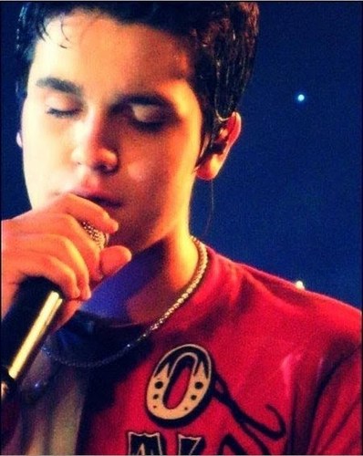 Esse é um twitter com as frases das músicas do nosso divo Luan Santana ♥ dona : @mylennapreato