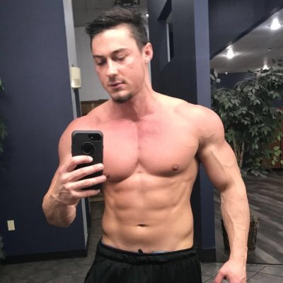 comedy ass body builder peep the streams https://t.co/Q8lFme1mhF content creator for @VNF2k