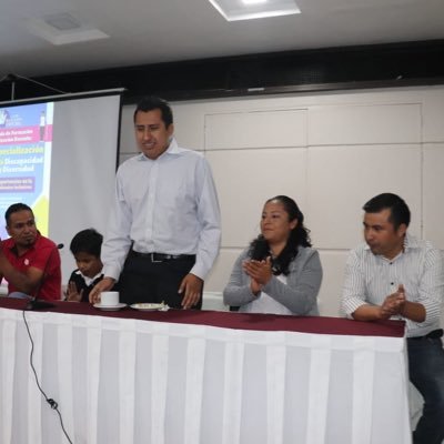 gusto por las mascotas, los autos Y el gusto por trabajar en favor de las personas con discapacidat.