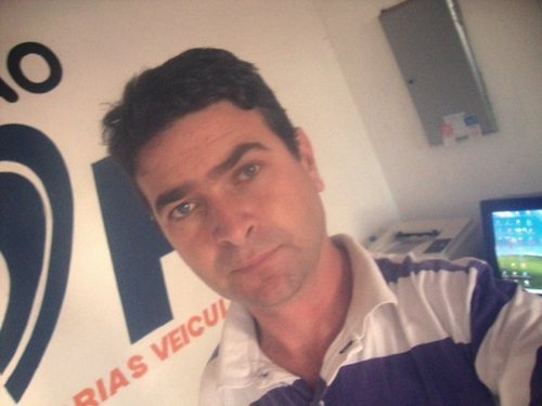 Sempre de bem com a vida.
Procurando novas amizades e algo mais. 
Sigo todos que me seguem e indico todos.