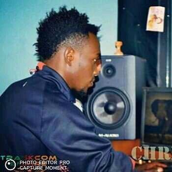 je suis artiste musiciens 🎼🎧autres compositeur📒📝🎹et ingénieur de son🎶 TL 237651020801
